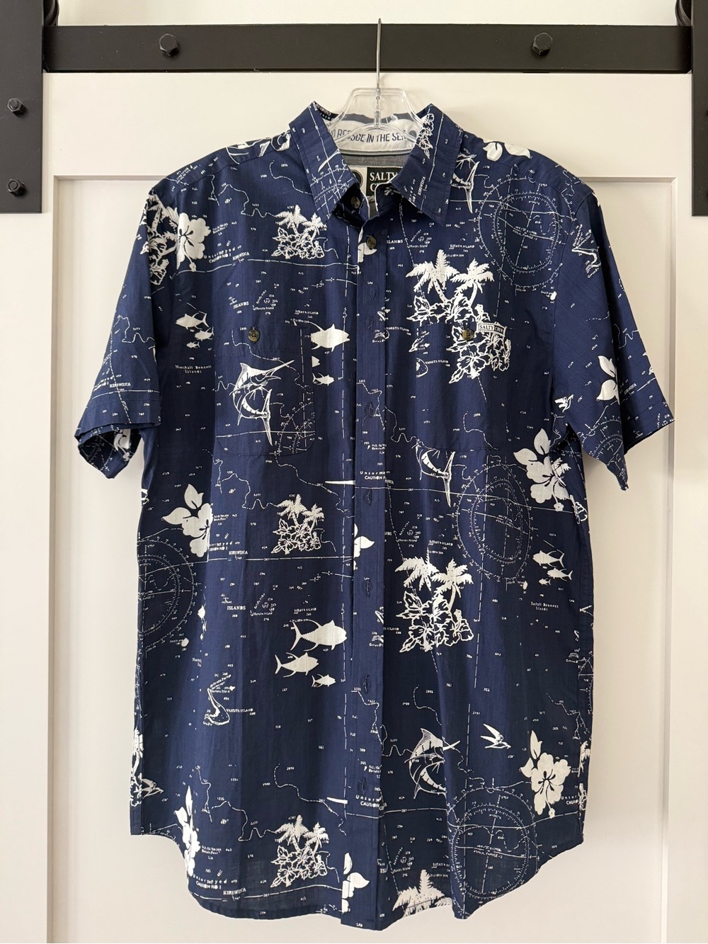 NWOT Salty Crew Men's Navy Blue Tropical Print Short-Sleeve Shirt